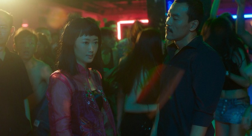 Mulher se envolve com criminoso