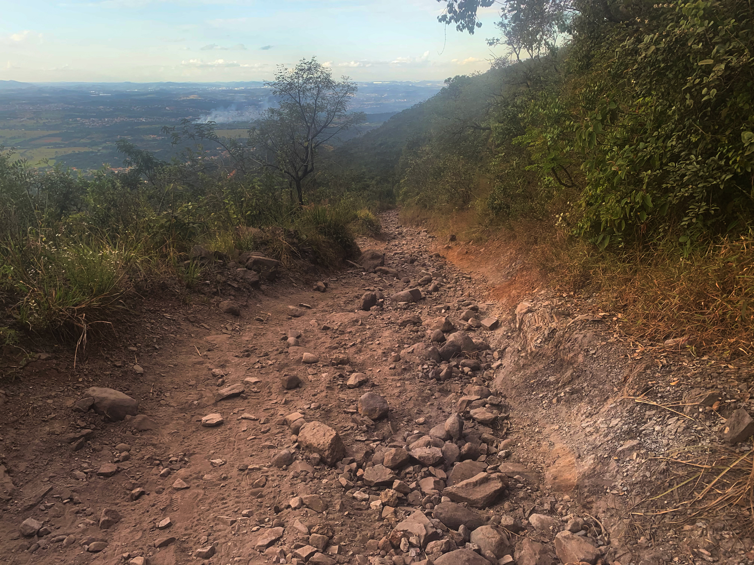 Caminho cheio de pedras