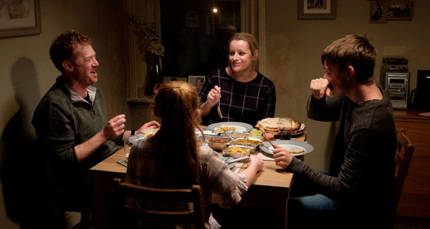 Família reunida para jantar