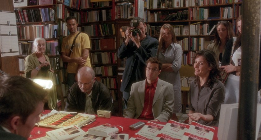 Livraria recebe escritores, artistas e intelectuais