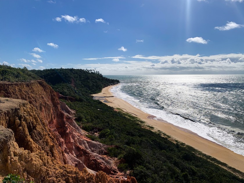Vista lateral das falésias