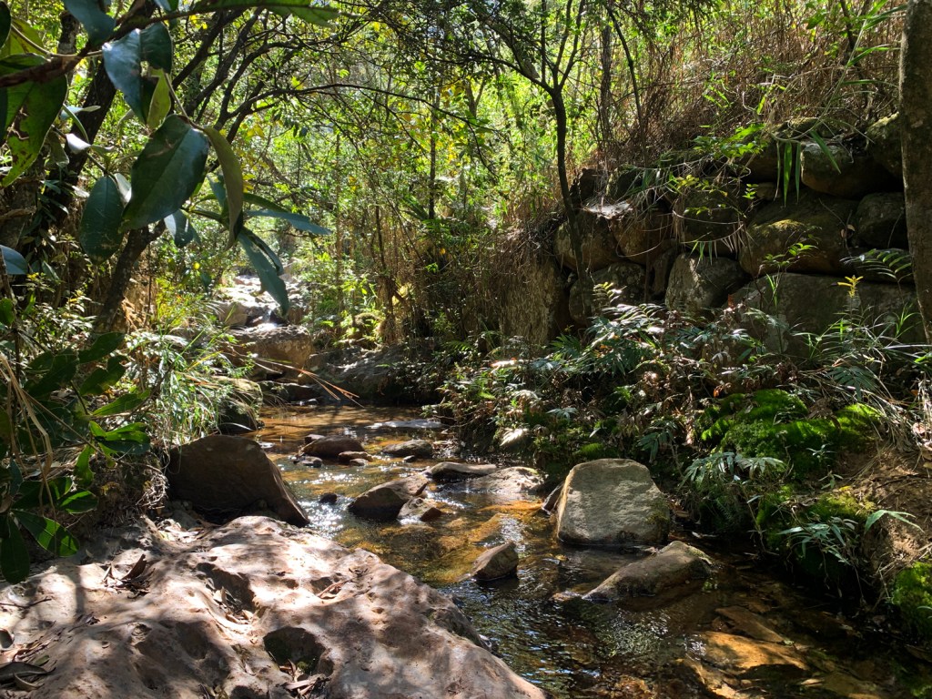 Travessia do córrego