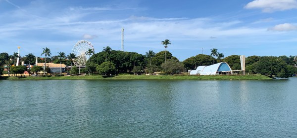 Caminhada na orla da Lagoa da Pampulha