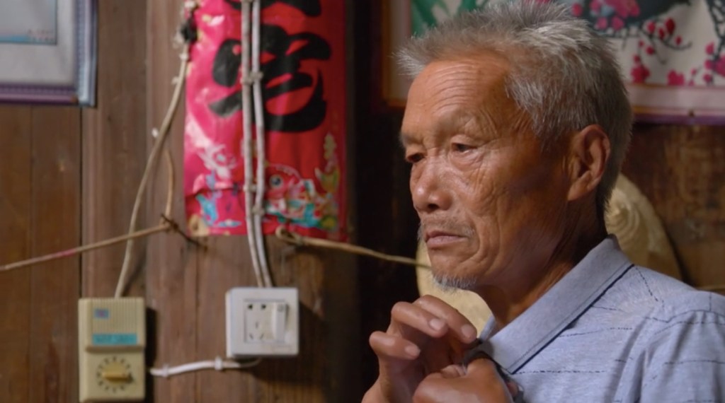 Entrevista com pessoas da comunidade