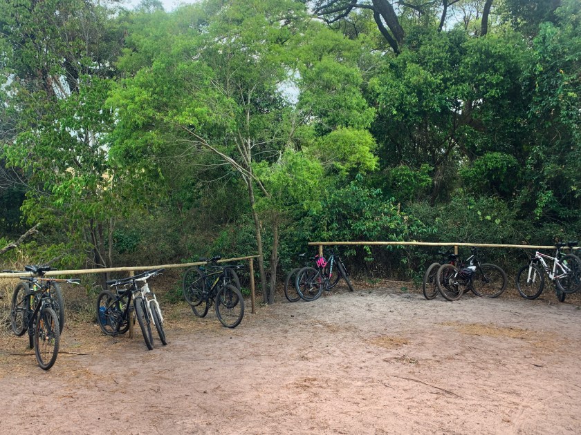 Primeiro bicicletário da trilha