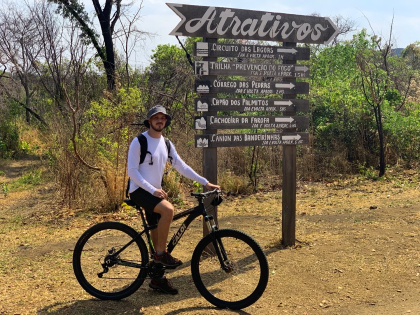 Placa no início das trilhas