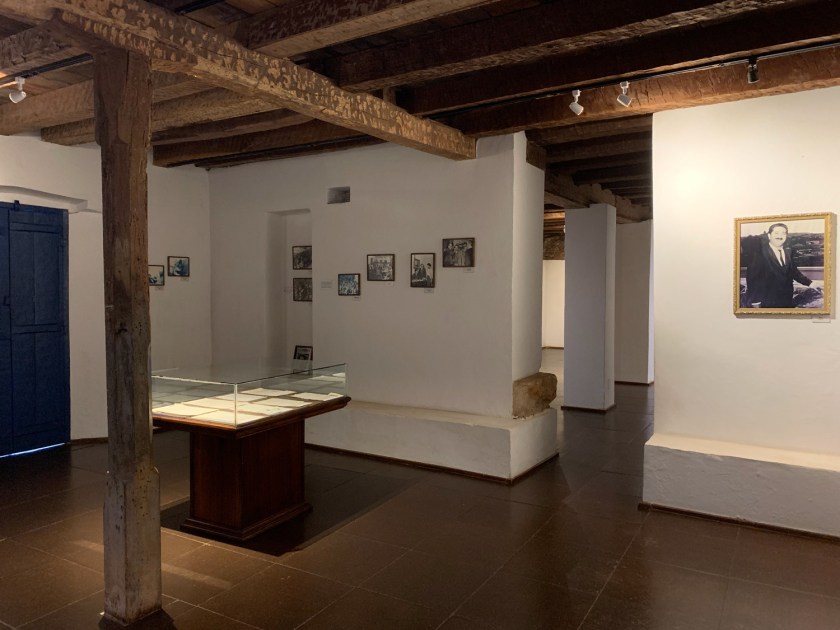 Exposição sobre Zé Arigó