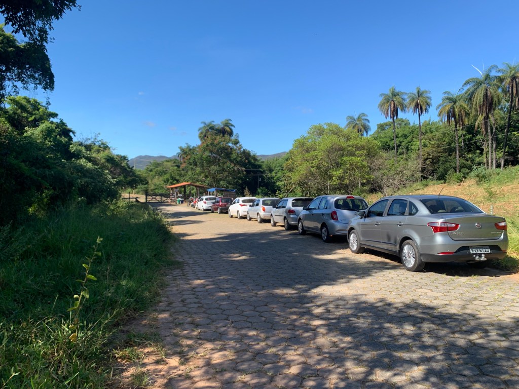 Estacionamento na Portaria do Retiro