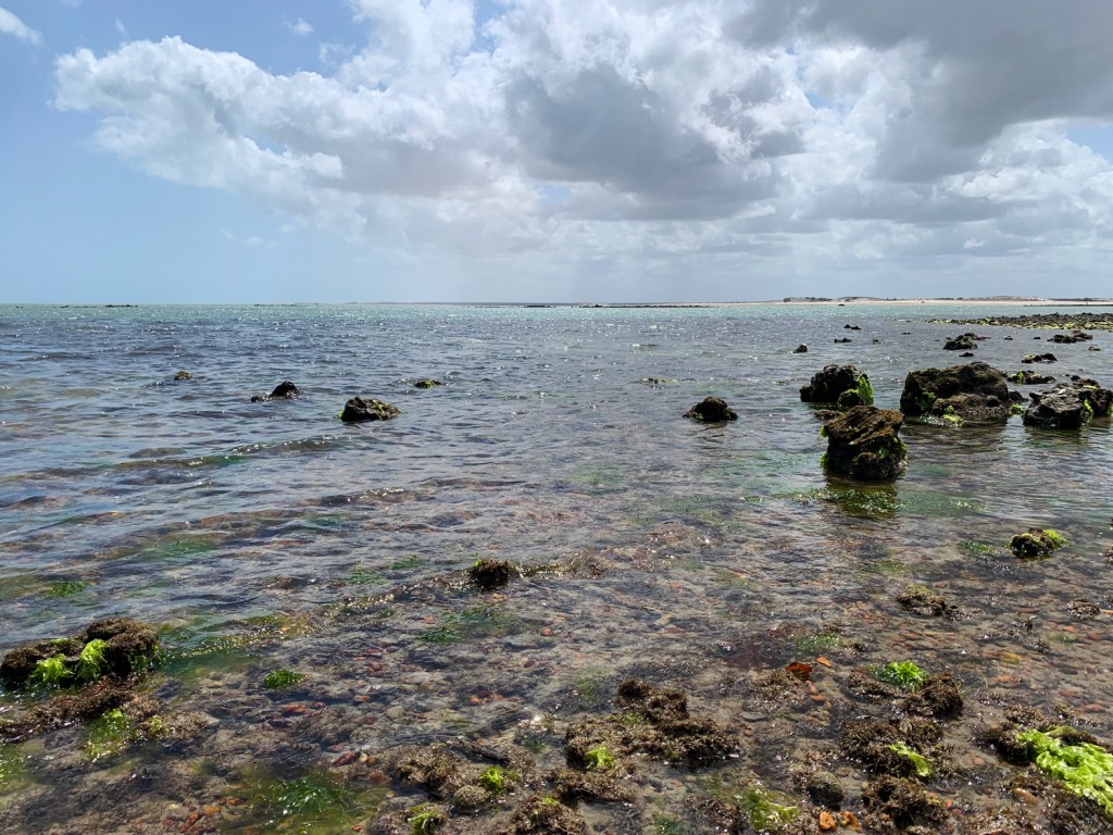 Piscinas naturais em uma das praias