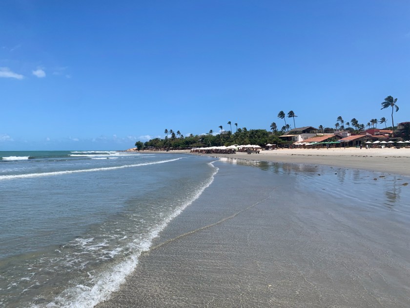 Faixa de areia da Praia Principal