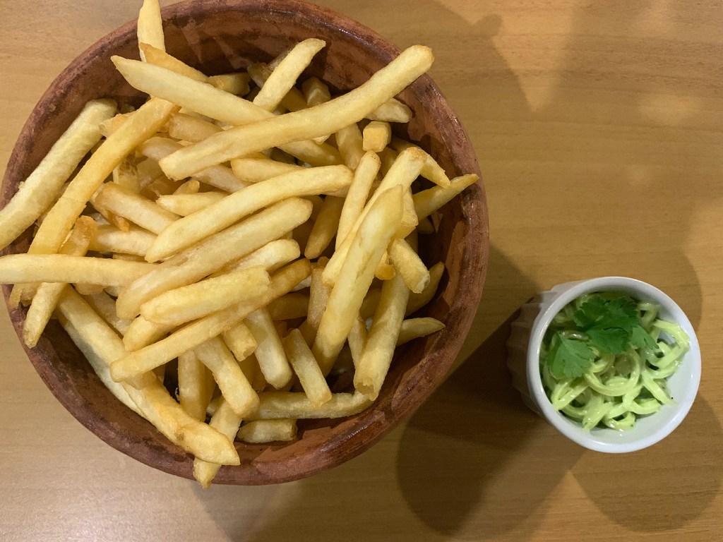 Batata frita com maionese