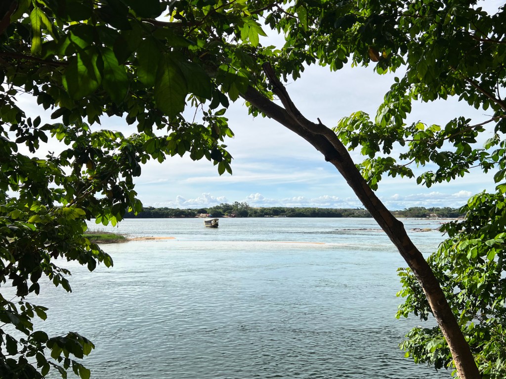 Chamando barco para a volta