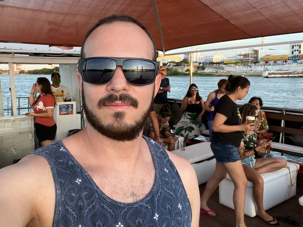 Passeio de catamarã