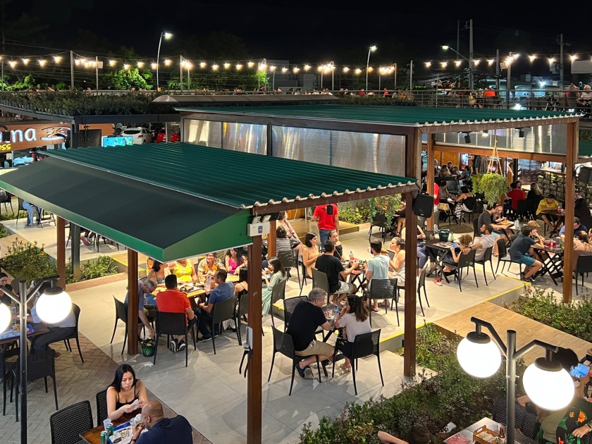 Restaurantes ao redor da praça