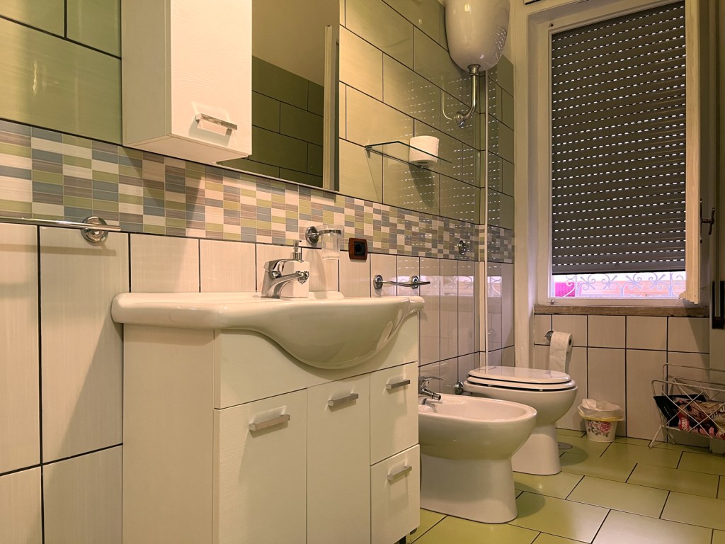 Único banheiro com chuveiro