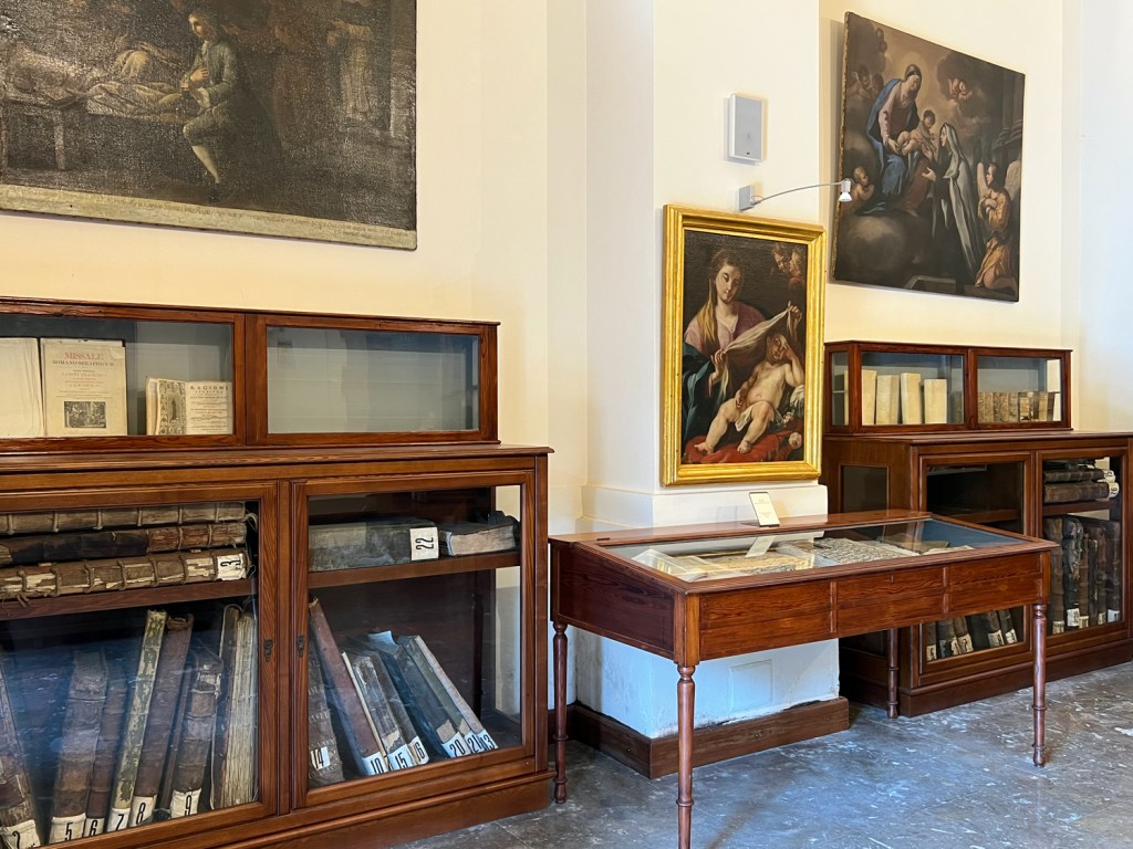 Biblioteca e obras de arte