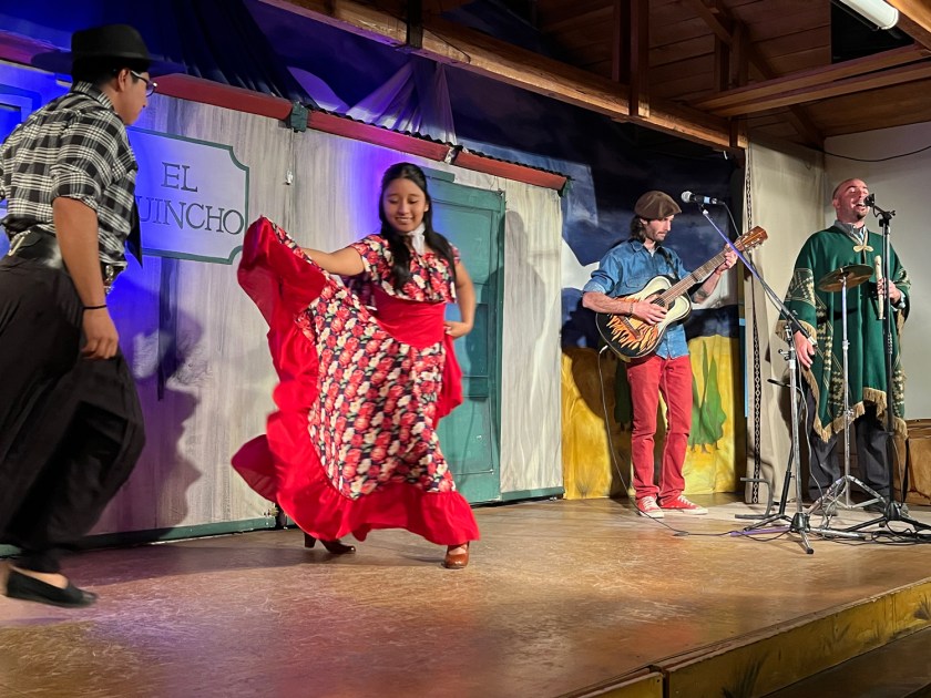 Apresentação folclórica