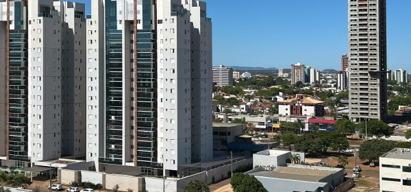 Panorâmica da região central cidade de Palmas, com prédios altos.